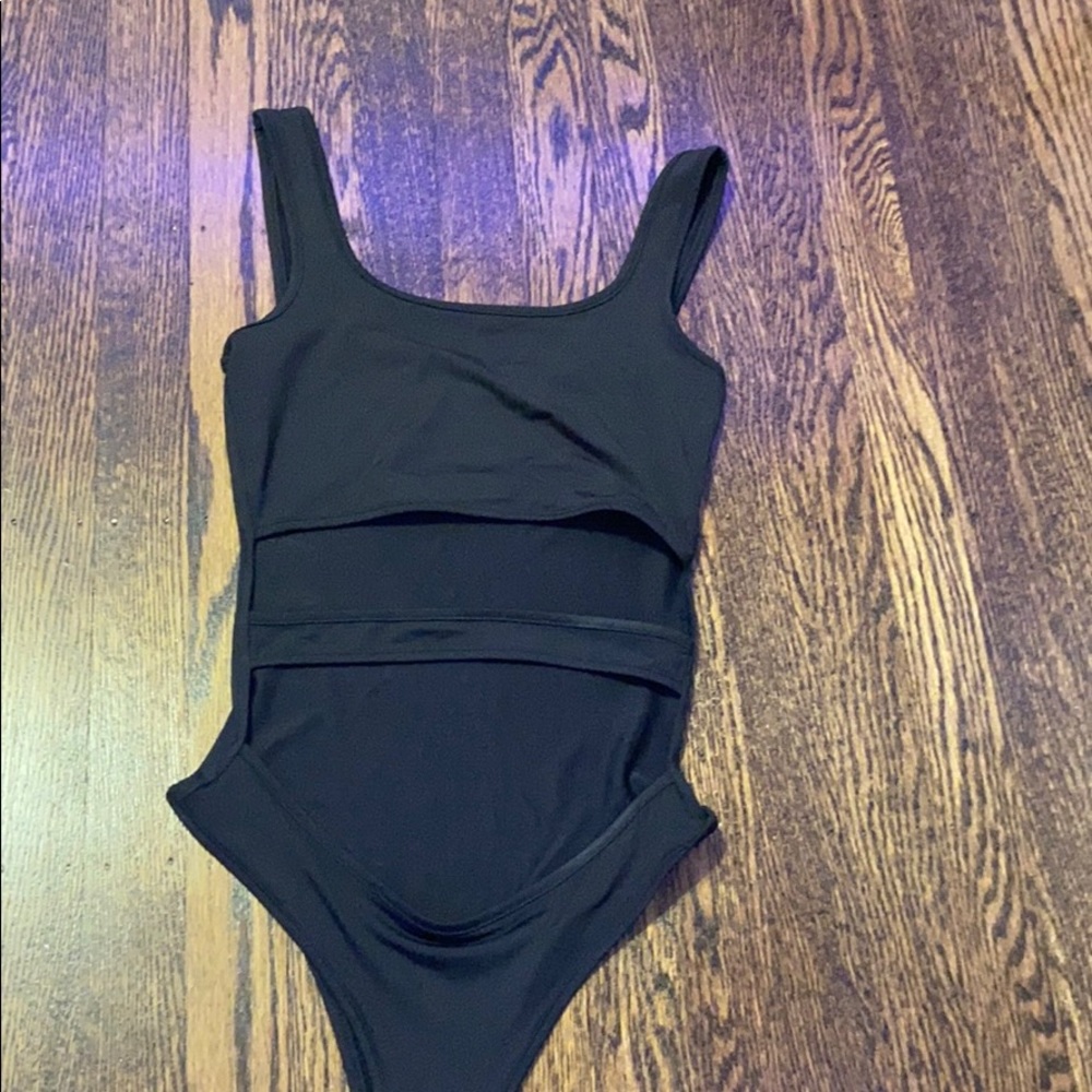 MiXiaoJie Black Cut-Out Bodysuit - Picture 5 of 9